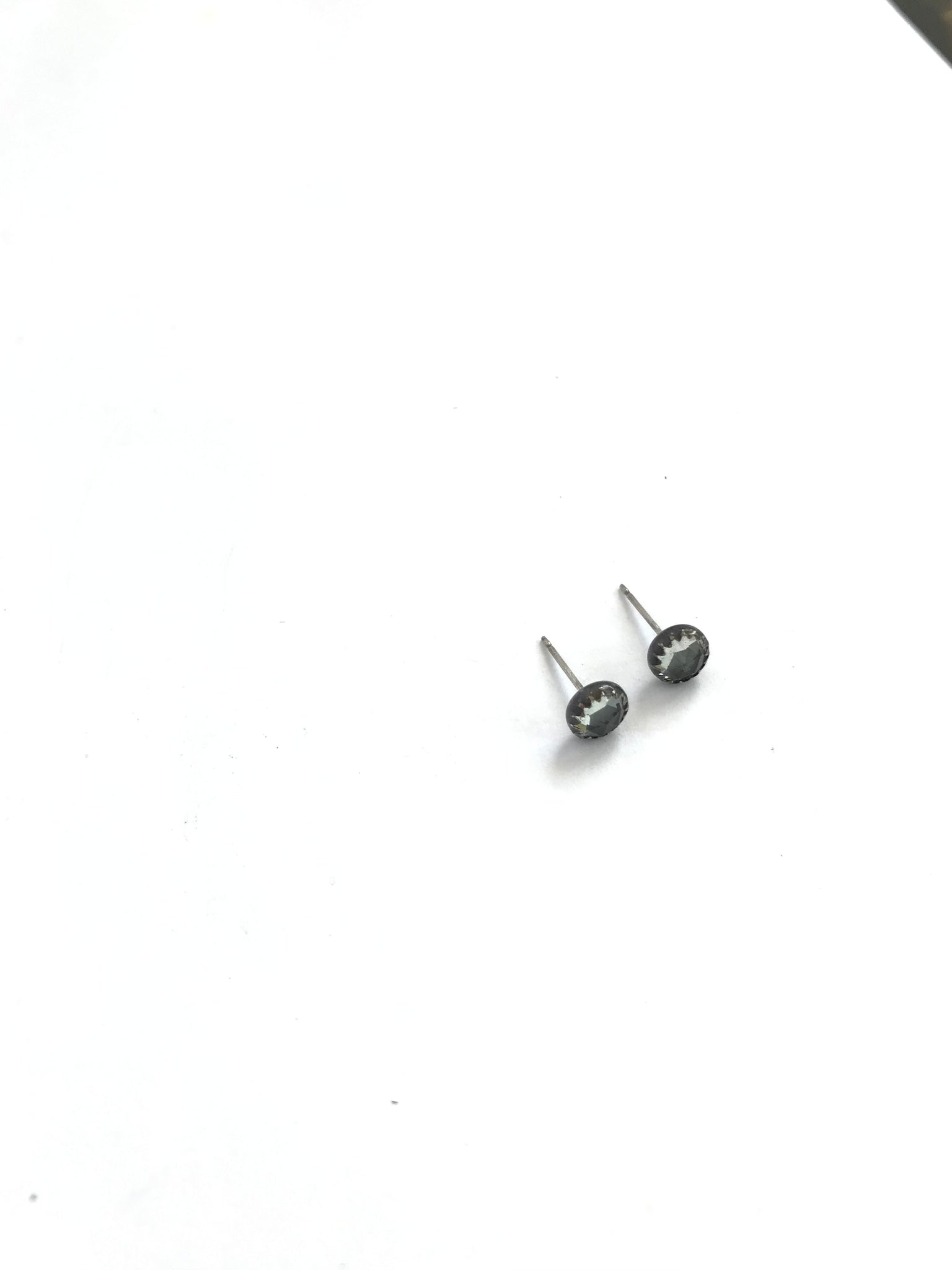 Vela - studs
