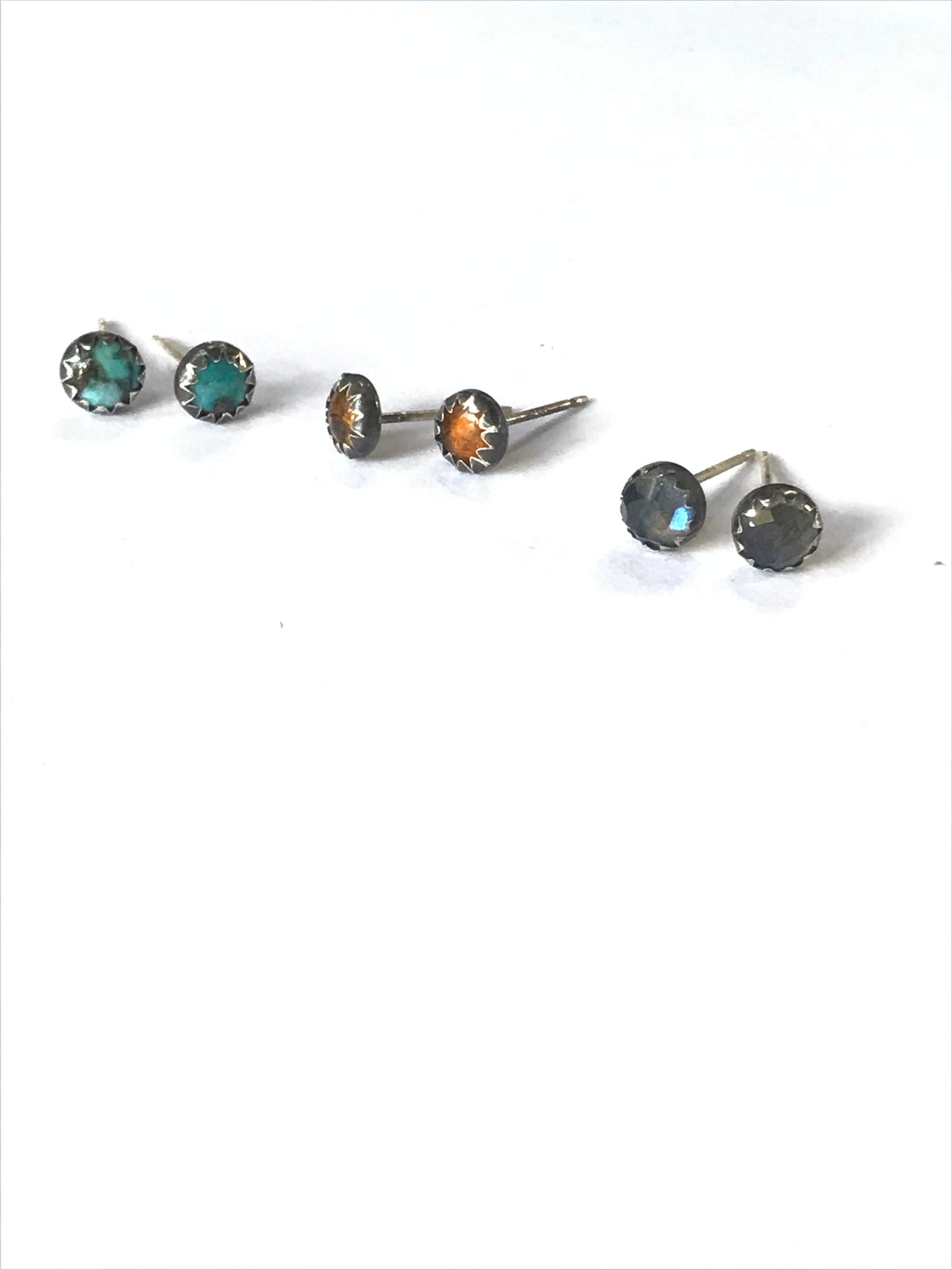 Elara - studs
