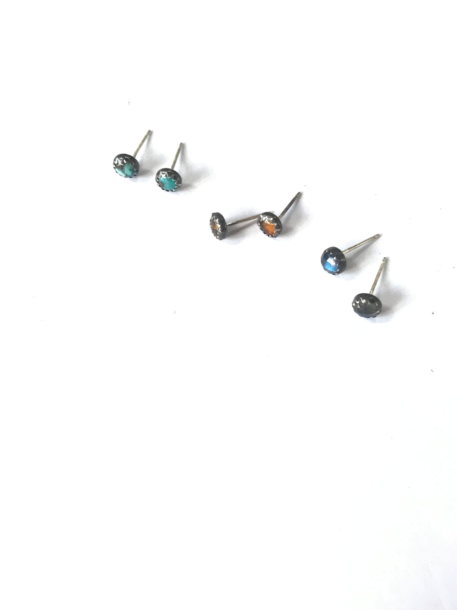 Elara - studs