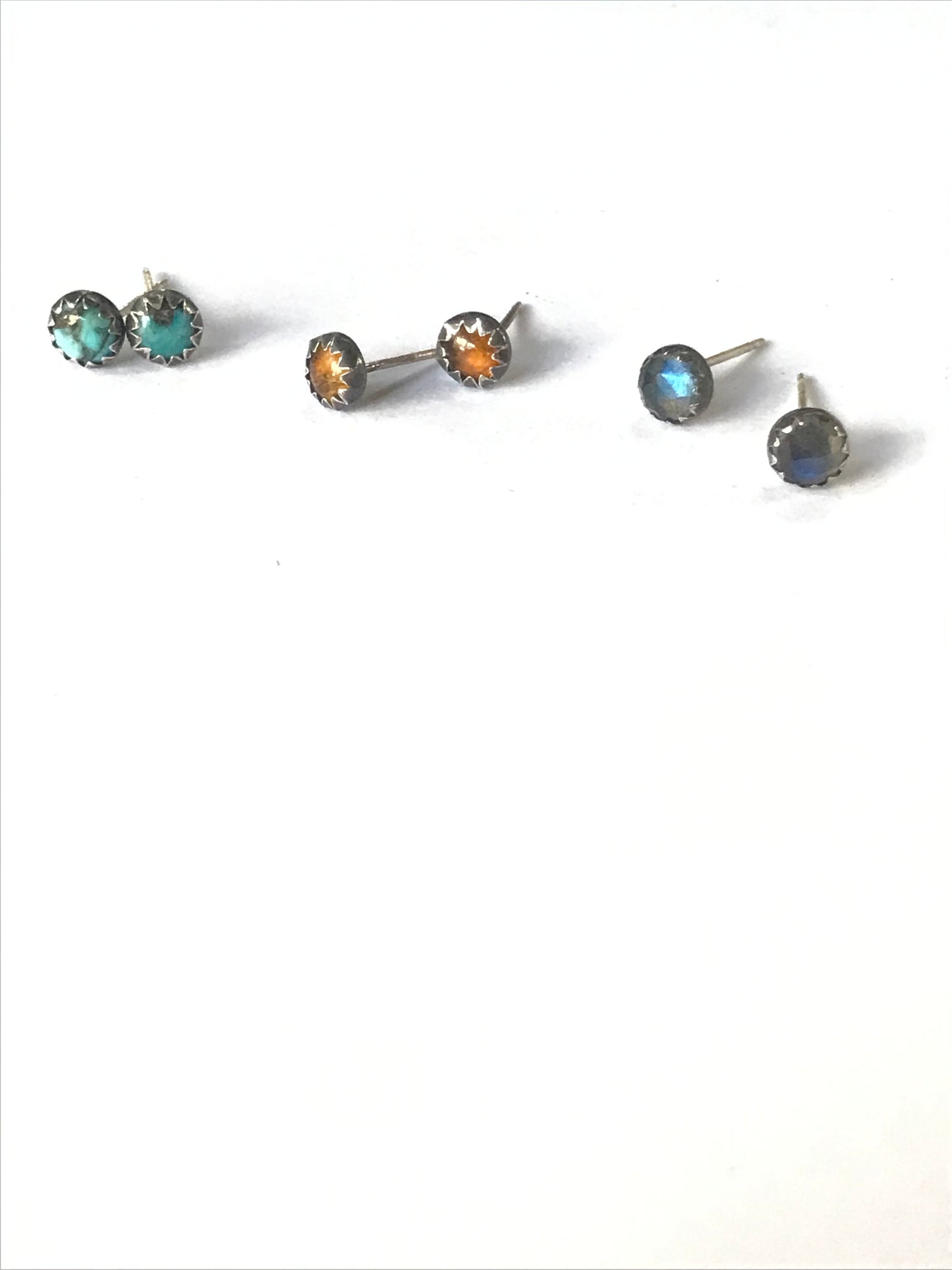 Elara - studs